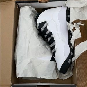 Jordan retro 10 size 6 (youth)